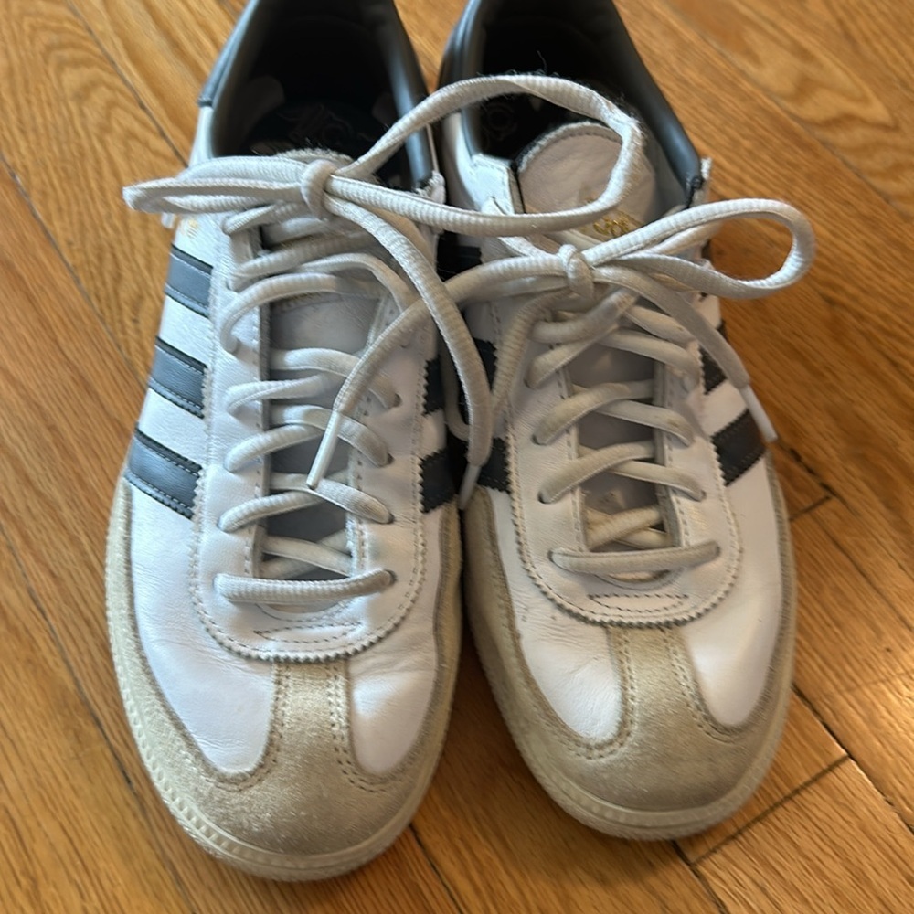 Adidas 40 (fits like 8.5-9) Spezial white dark grey leather stripes great cond